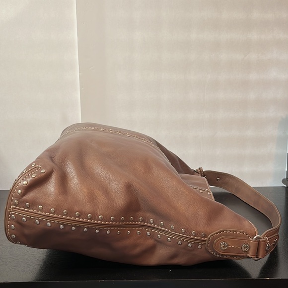 Michael Kors Uptown Astor Leather Bag in excellent pre owned condition - Picture 7 of 16